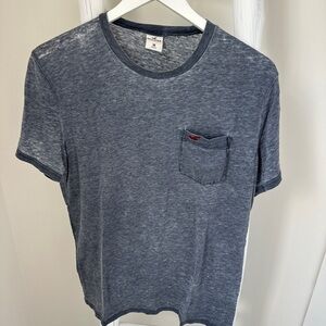 Hollister Men’s Thin Heathered Blueish Gray Tee with Pocket Size M